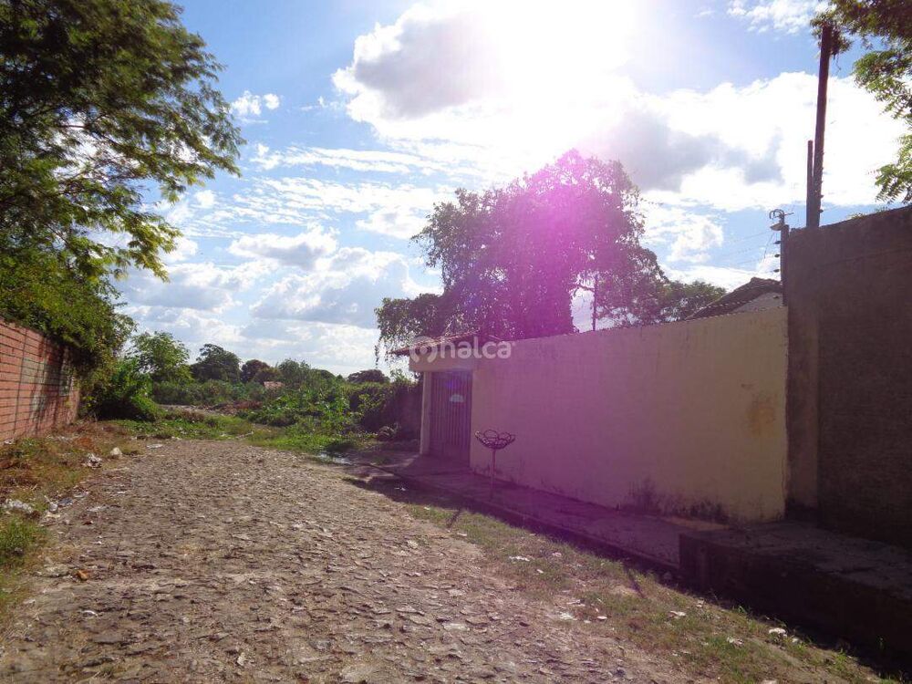 Casa à venda com 3 quartos, 90m² - Foto 1