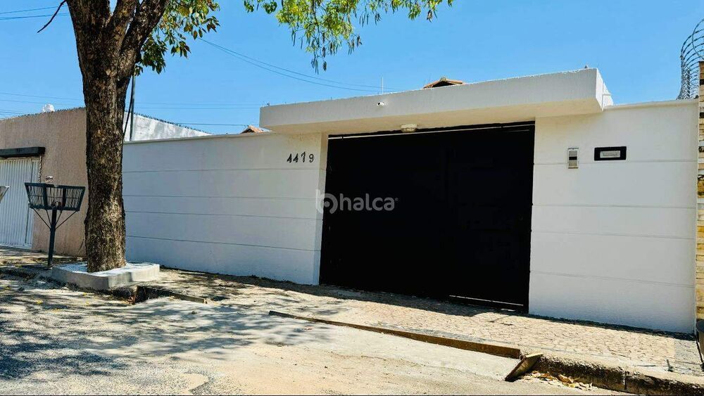 Casa à venda com 3 quartos, 215m² - Foto 3