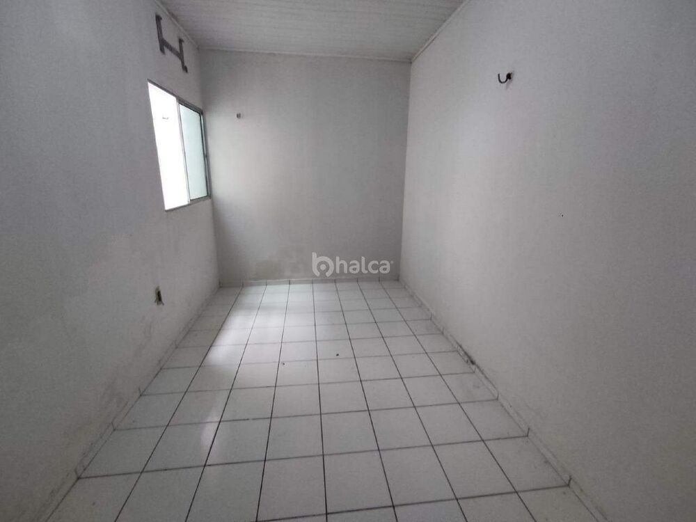 Casa à venda com 2 quartos, 80m² - Foto 4