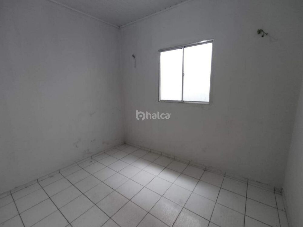 Casa à venda com 2 quartos, 80m² - Foto 3