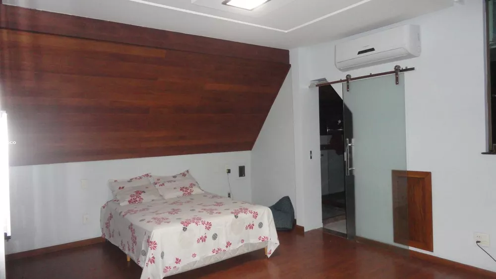 Casa à venda com 3 quartos, 300m² - Foto 2