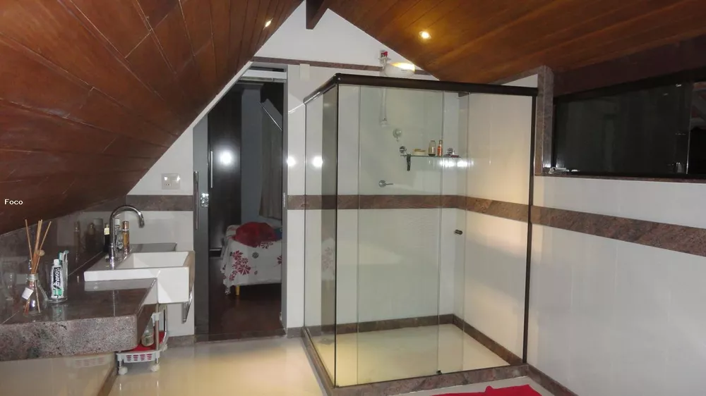 Casa à venda com 3 quartos, 300m² - Foto 4