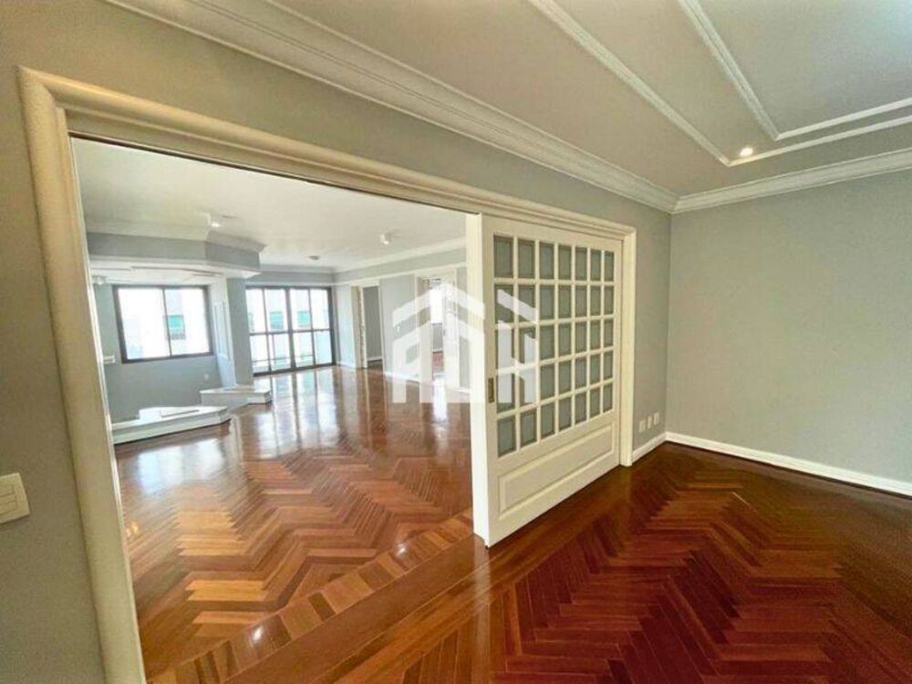 Apartamento para alugar com 4 quartos, 288m² - Foto 1