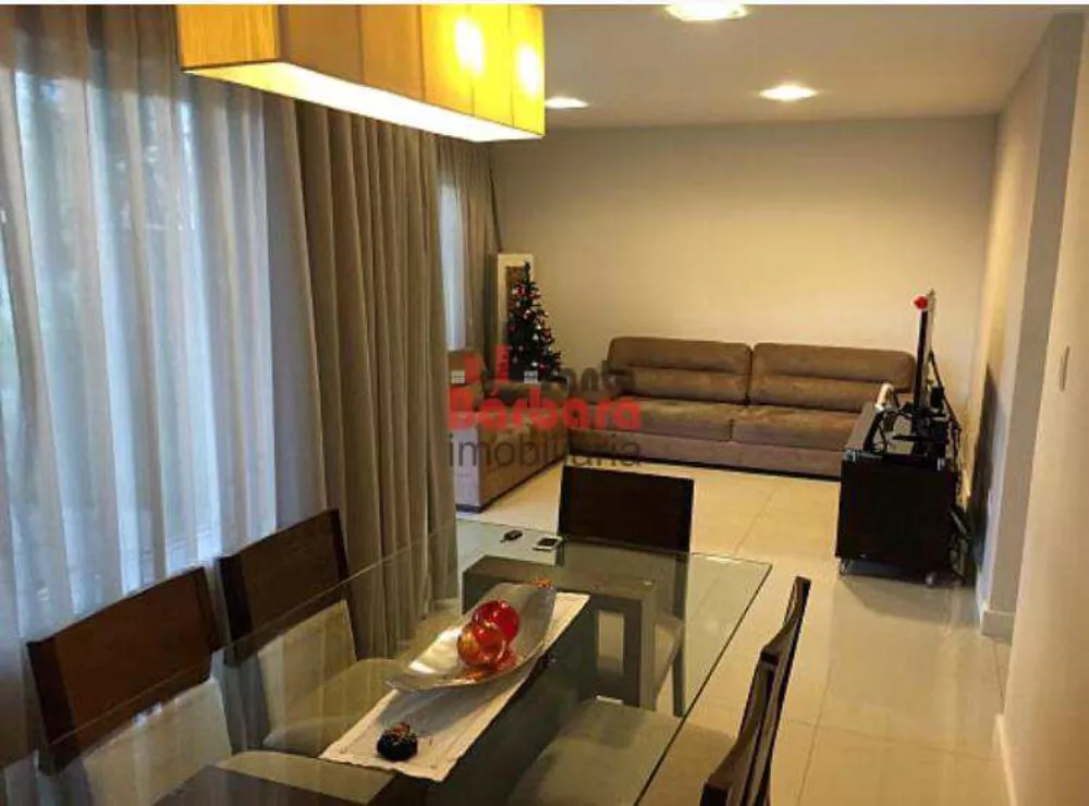 Casa à venda com 3 quartos, 210m² - Foto 2