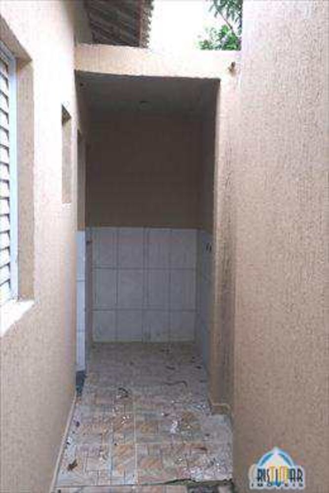 Casa à venda com 2 quartos, 75m² - Foto 11