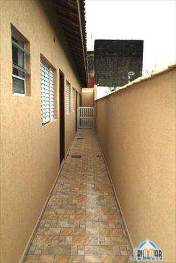 Casa à venda com 2 quartos, 75m² - Foto 2