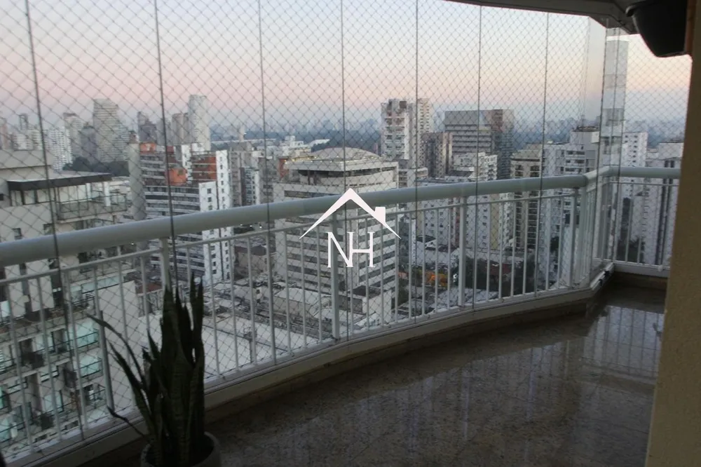 Apartamento, 3 quartos, 205 m² - Foto 1