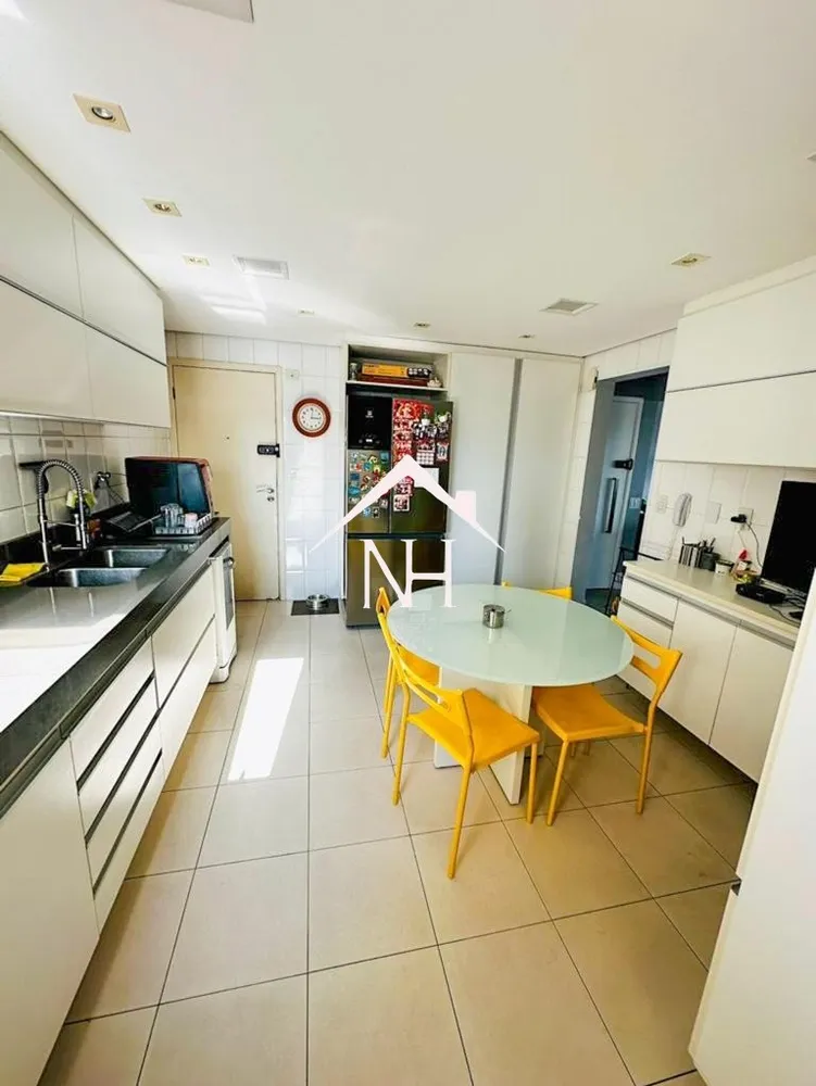 Apartamento, 3 quartos, 143 m² - Foto 2
