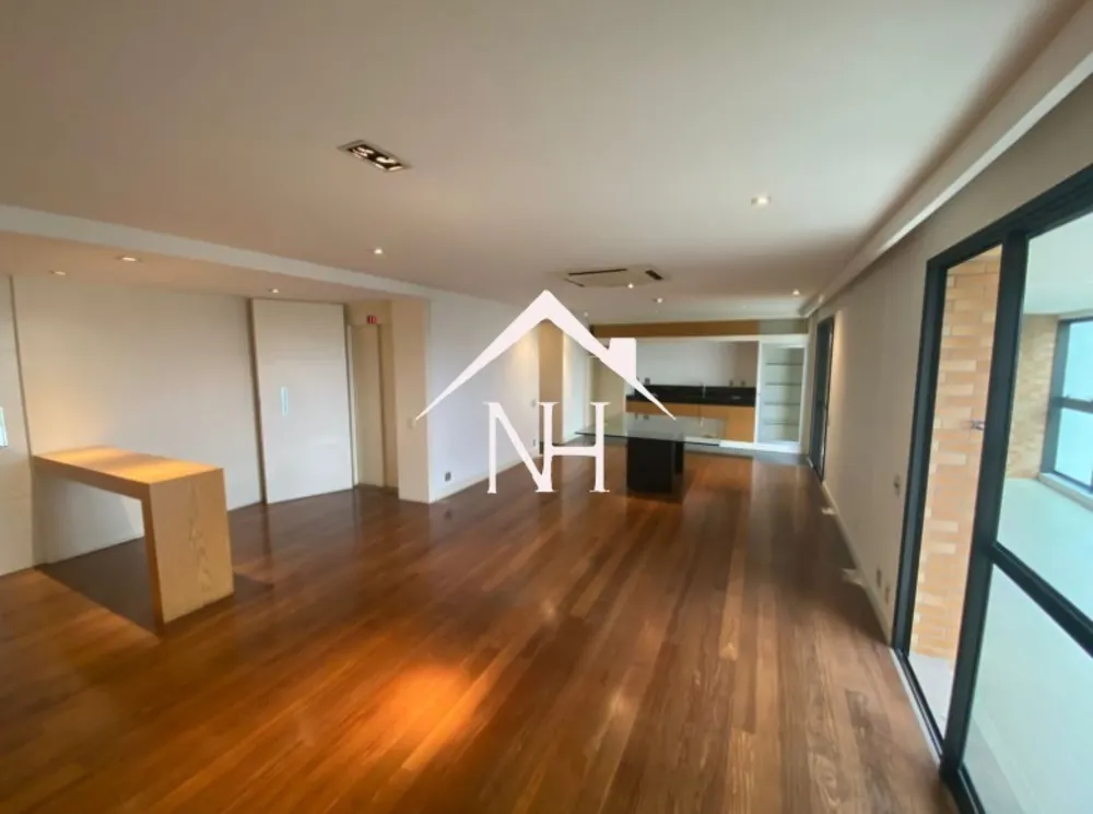 Apartamento, 3 quartos, 192 m² - Foto 1
