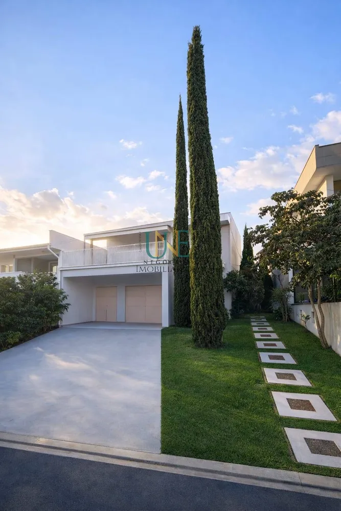Casa, 4 quartos, 207 m² - Foto 1