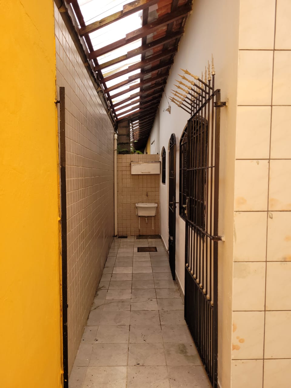 Casa de Condomínio à venda com 2 quartos, 39m² - Foto 1