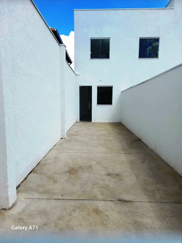 Casa, 2 quartos, 109 m² - Foto 1