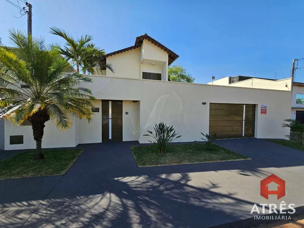 Sobrado, 3 quartos, 195 m² - Foto 1