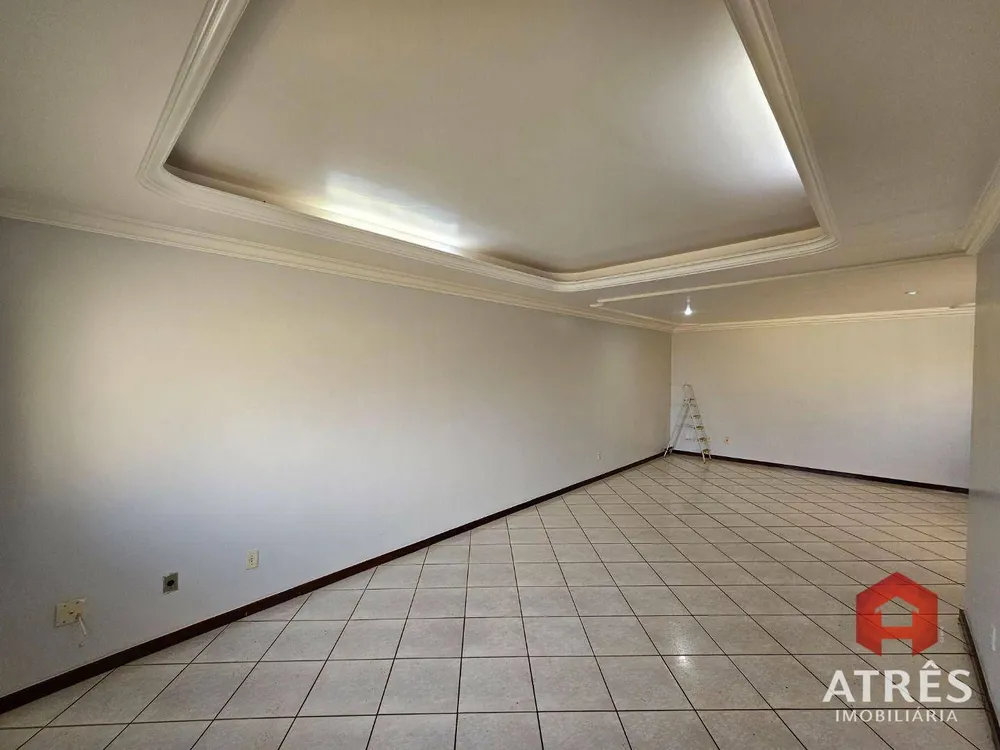 Sobrado, 5 quartos, 220 m² - Foto 2