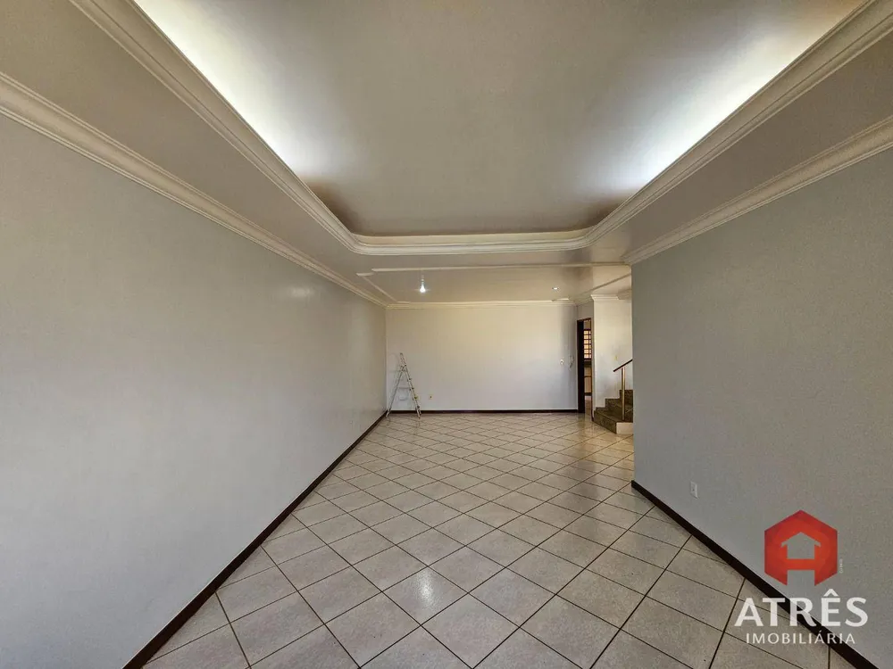 Sobrado, 5 quartos, 220 m² - Foto 3
