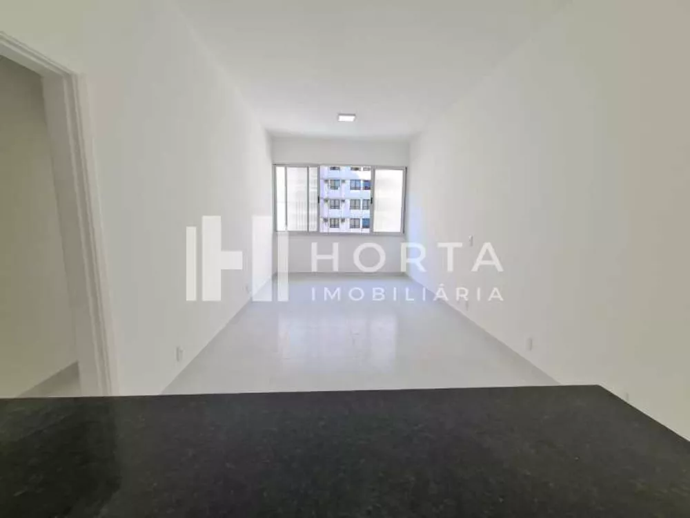 Apartamento à venda com 2 quartos, 61m² - Foto 2