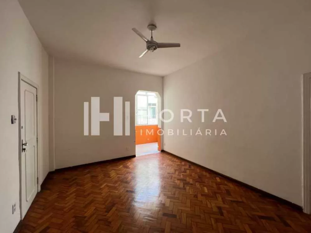 Apartamento à venda com 2 quartos, 75m² - Foto 1