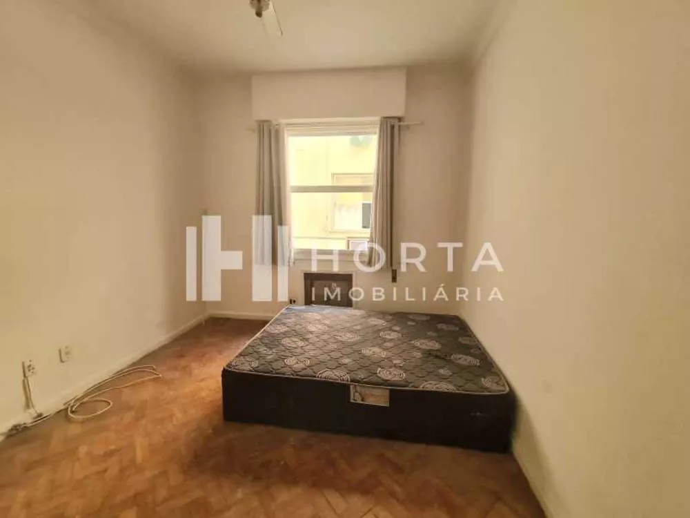 Apartamento à venda com 1 quarto, 32m² - Foto 2