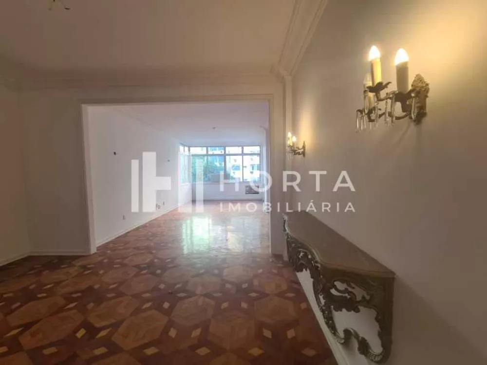 Apartamento à venda com 3 quartos, 125m² - Foto 2