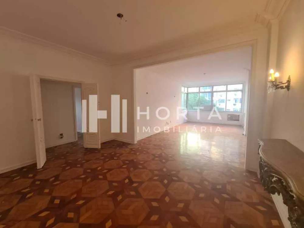 Apartamento à venda com 3 quartos, 125m² - Foto 1