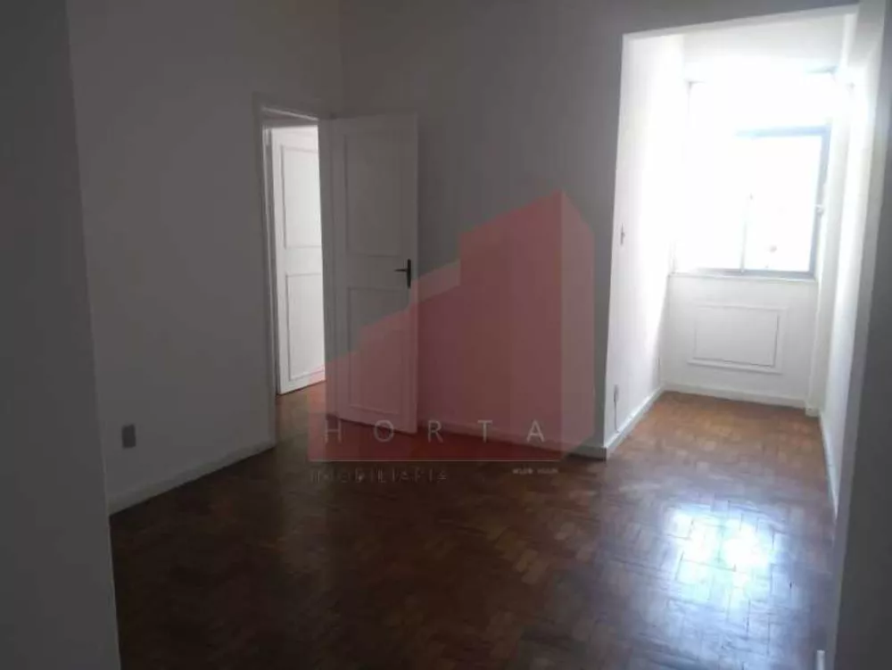 Apartamento à venda com 2 quartos, 70m² - Foto 1