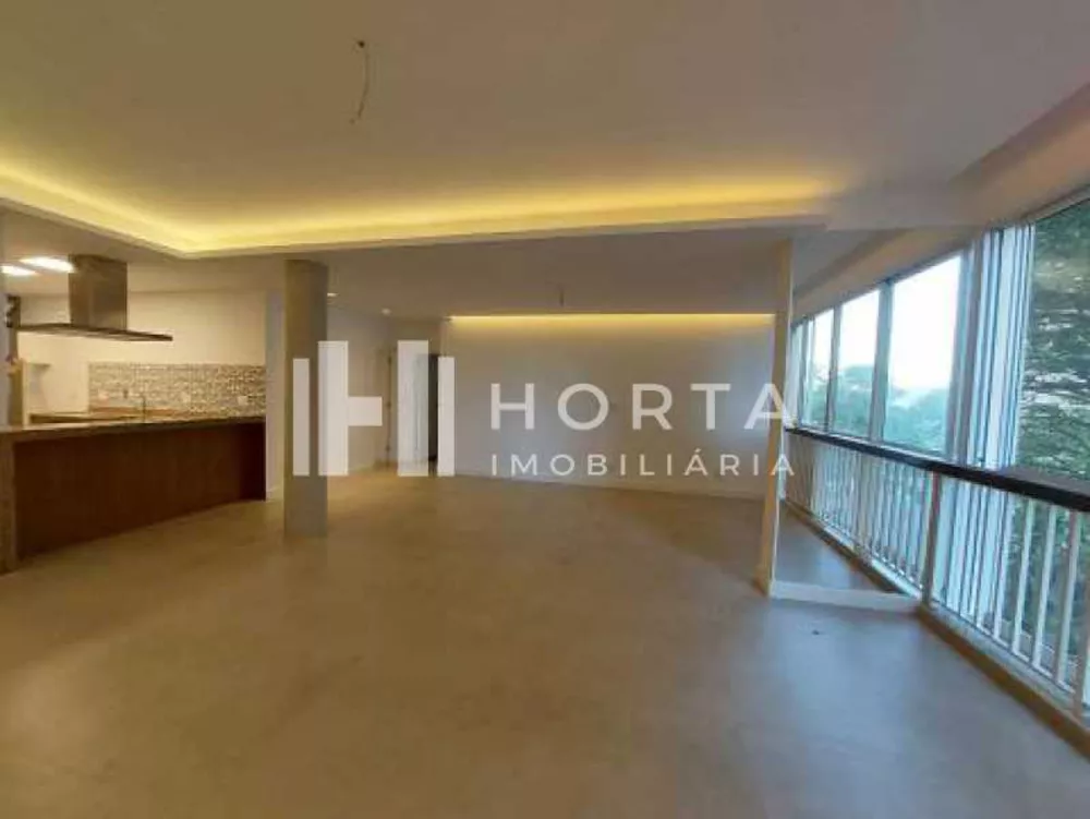 Apartamento à venda com 3 quartos, 130m² - Foto 1