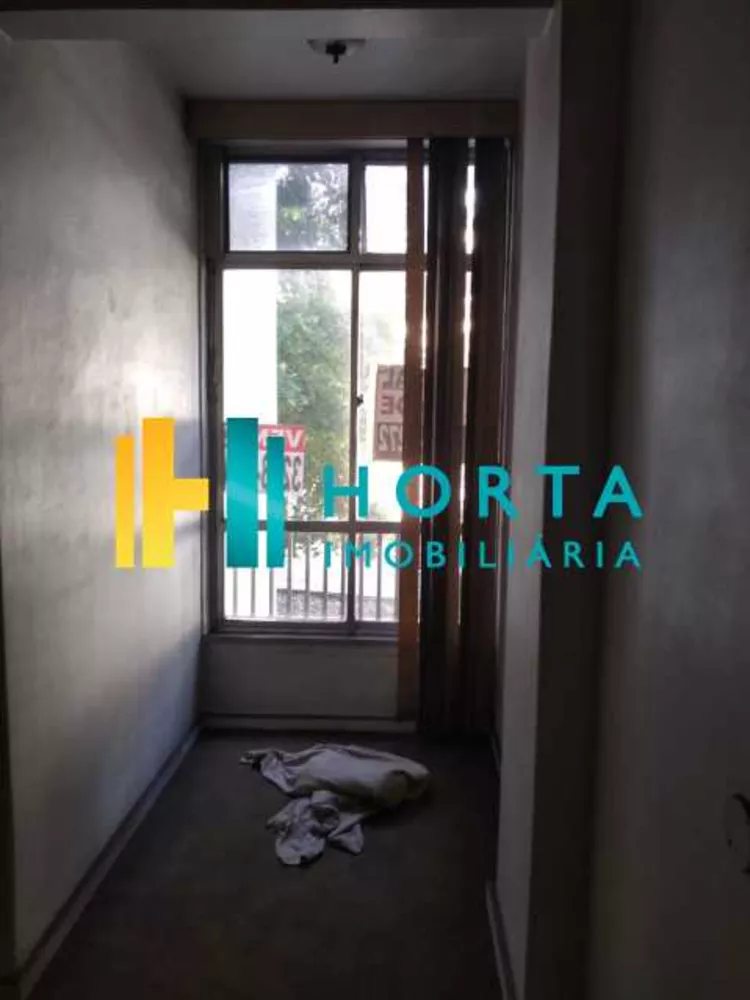 Apartamento à venda com 2 quartos, 75m² - Foto 2