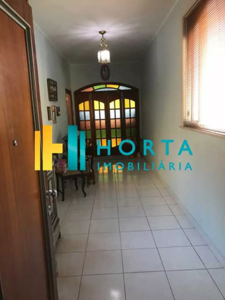 Apartamento à venda com 3 quartos, 141m² - Foto 1