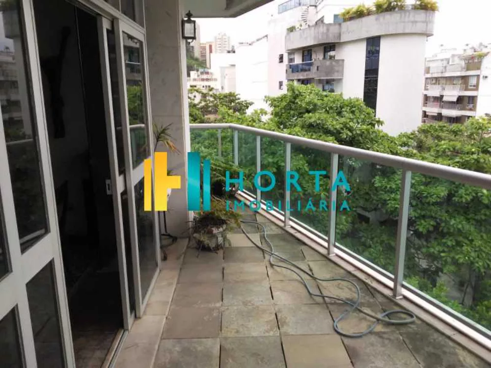 Apartamento à venda com 4 quartos, 240m² - Foto 4