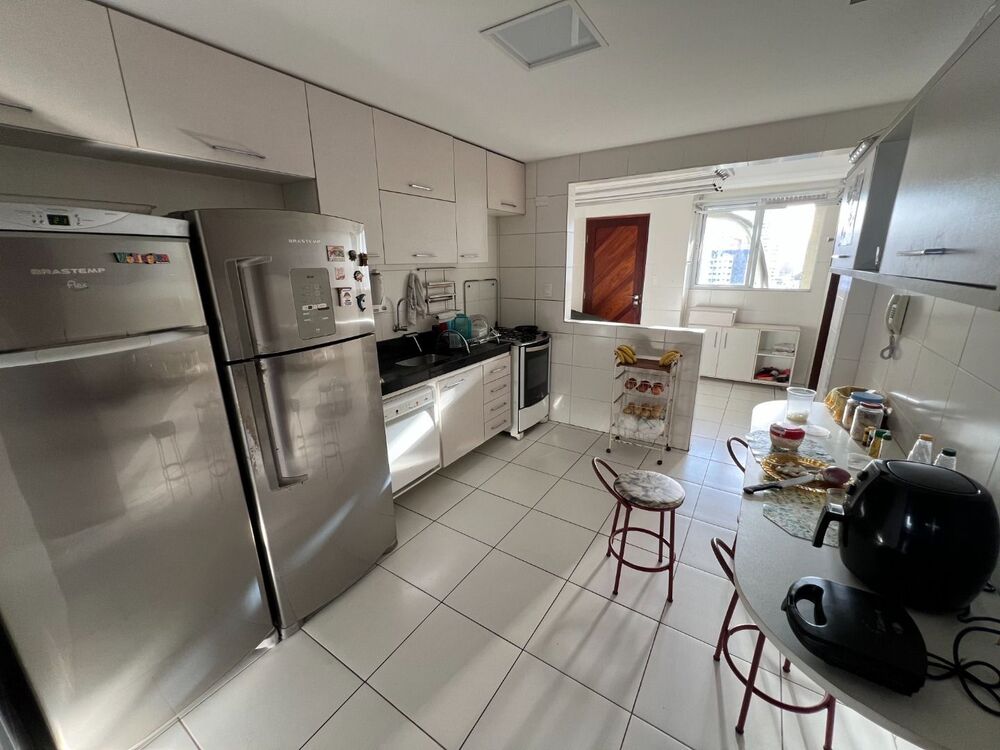 Apartamento à venda com 3 quartos, 130m² - Foto 1