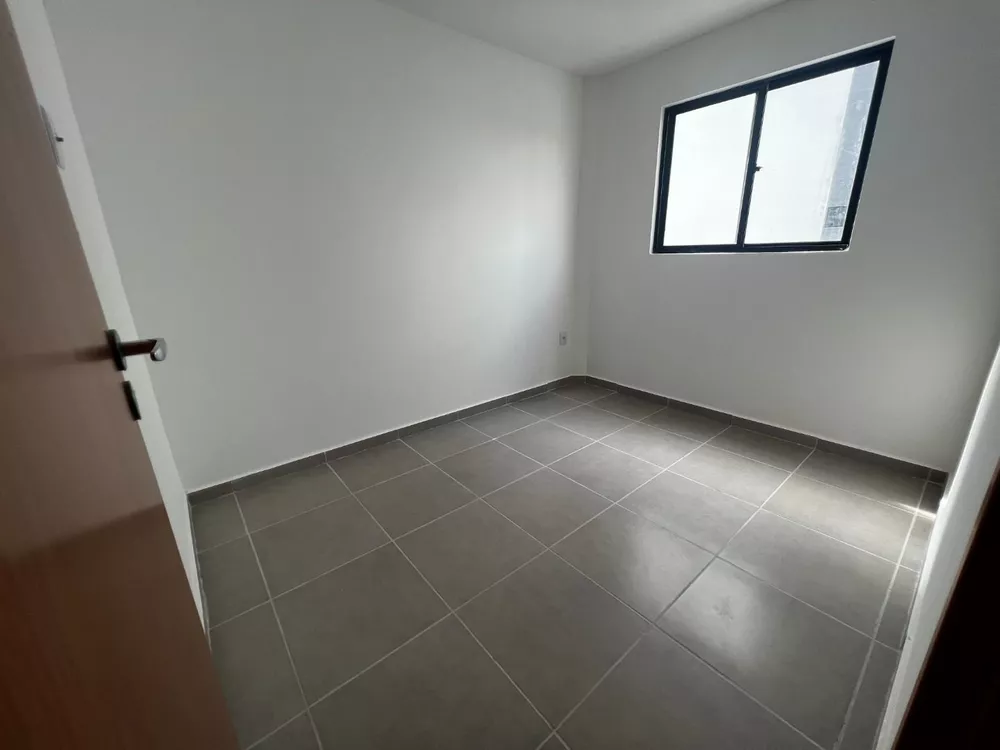 Apartamento à venda com 3 quartos, 61m² - Foto 2