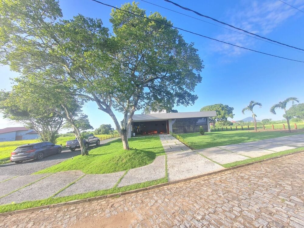 Casa de Condomínio à venda com 3 quartos, 235m² - Foto 4
