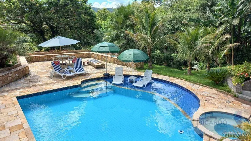 Chácara, 4 quartos, 2122 m² - Foto 1
