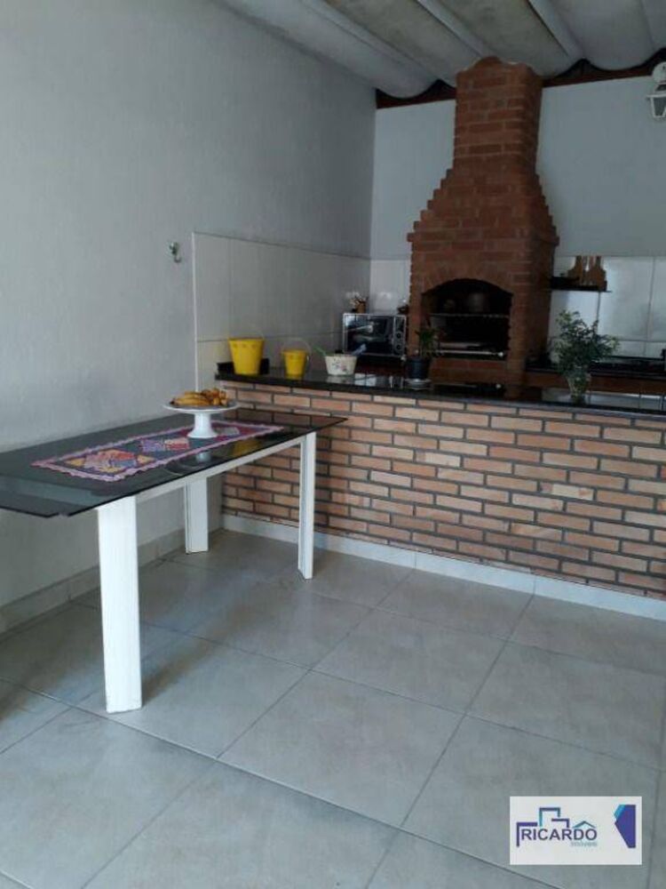 Sobrado, 3 quartos, 190 m² - Foto 1