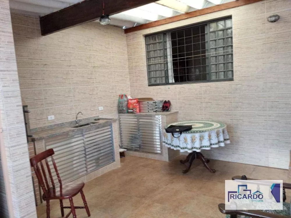 Sobrado à venda com 2 quartos, 181m² - Foto 11