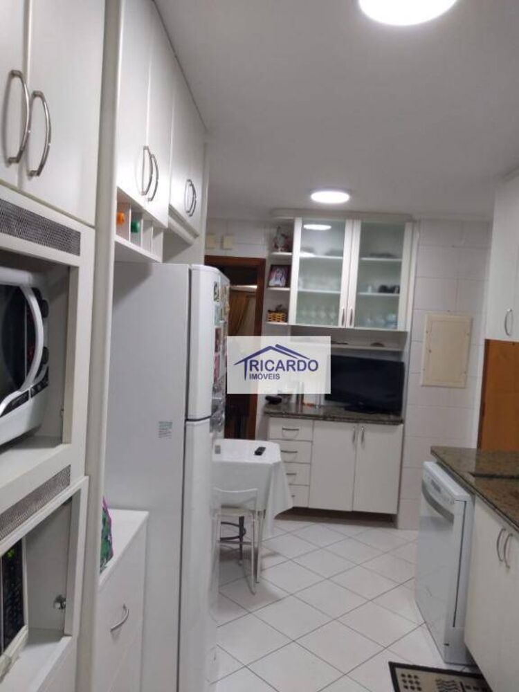 Apartamento à venda com 3 quartos, 140m² - Foto 6