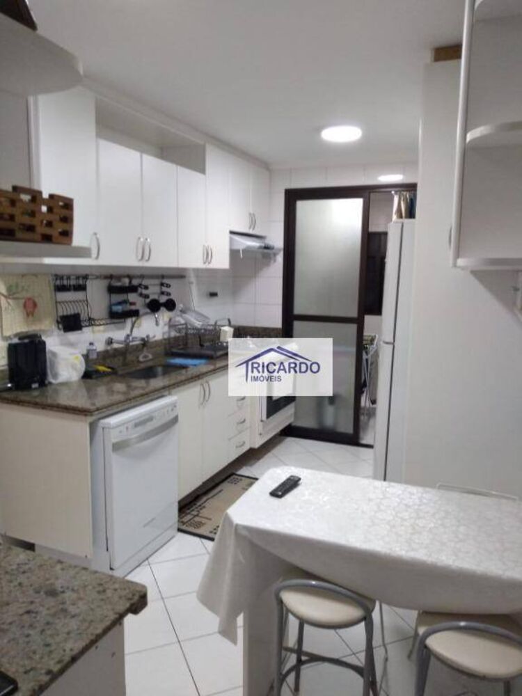 Apartamento à venda com 3 quartos, 140m² - Foto 7