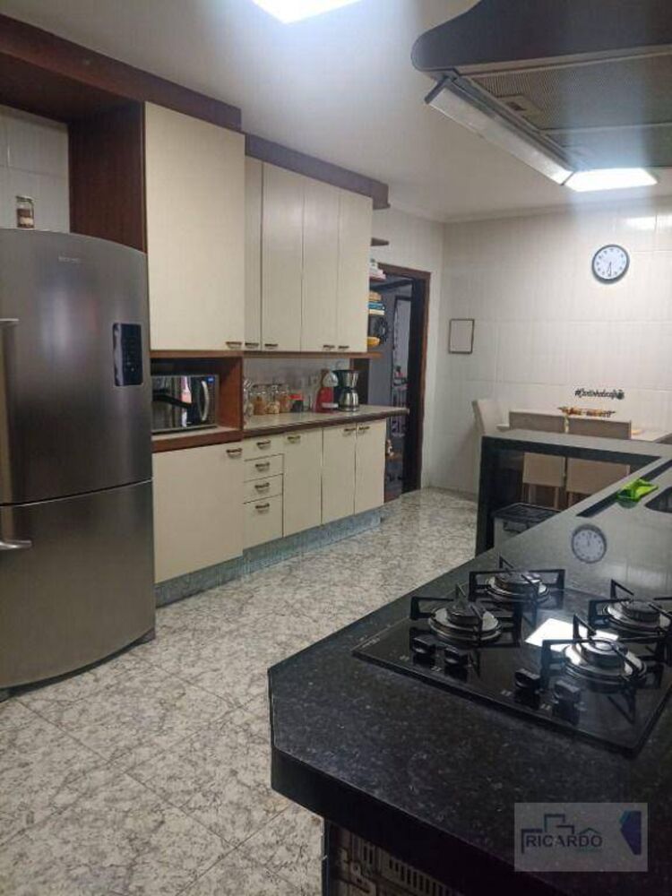 Sobrado à venda com 4 quartos, 489m² - Foto 1