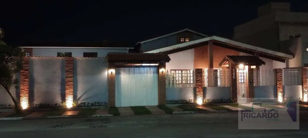 Sobrado, 4 quartos, 489 m² - Foto 1