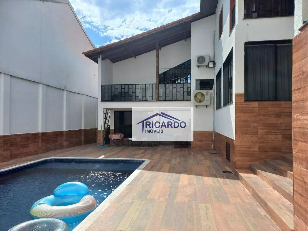 Sobrado, 3 quartos, 452 m² - Foto 2