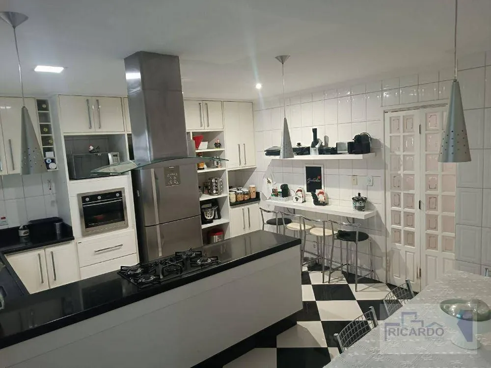 Sobrado, 5 quartos, 306 m² - Foto 6