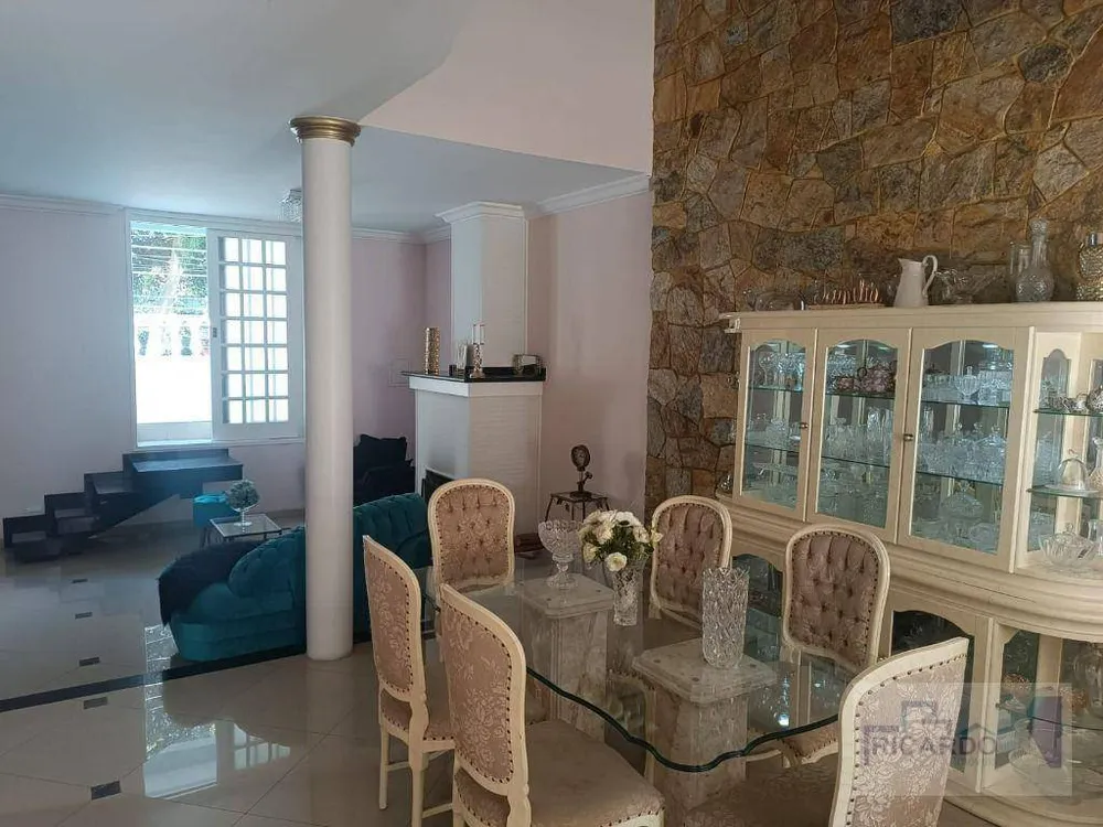 Sobrado, 5 quartos, 306 m² - Foto 1