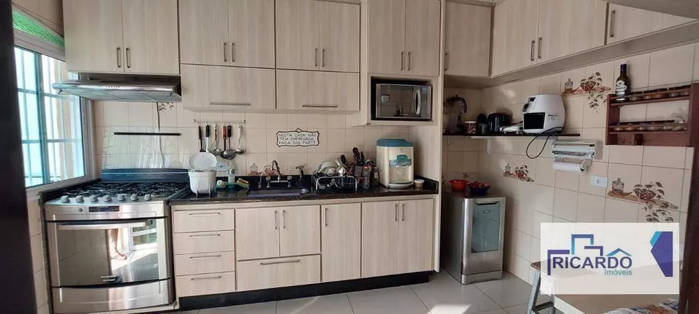 Casa à venda com 3 quartos, 200m² - Foto 10