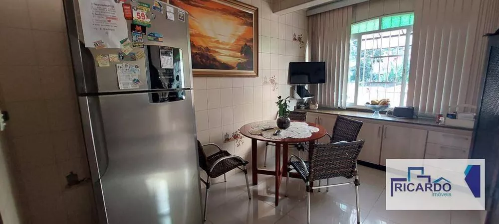 Casa à venda com 3 quartos, 200m² - Foto 11