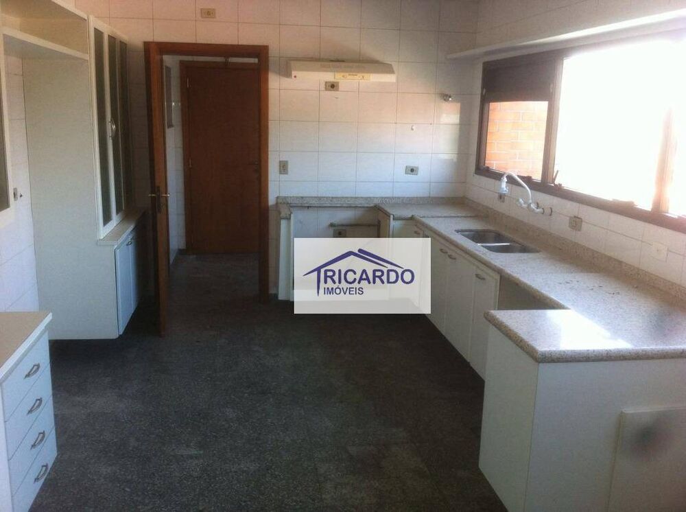 Apartamento à venda com 4 quartos, 190m² - Foto 2
