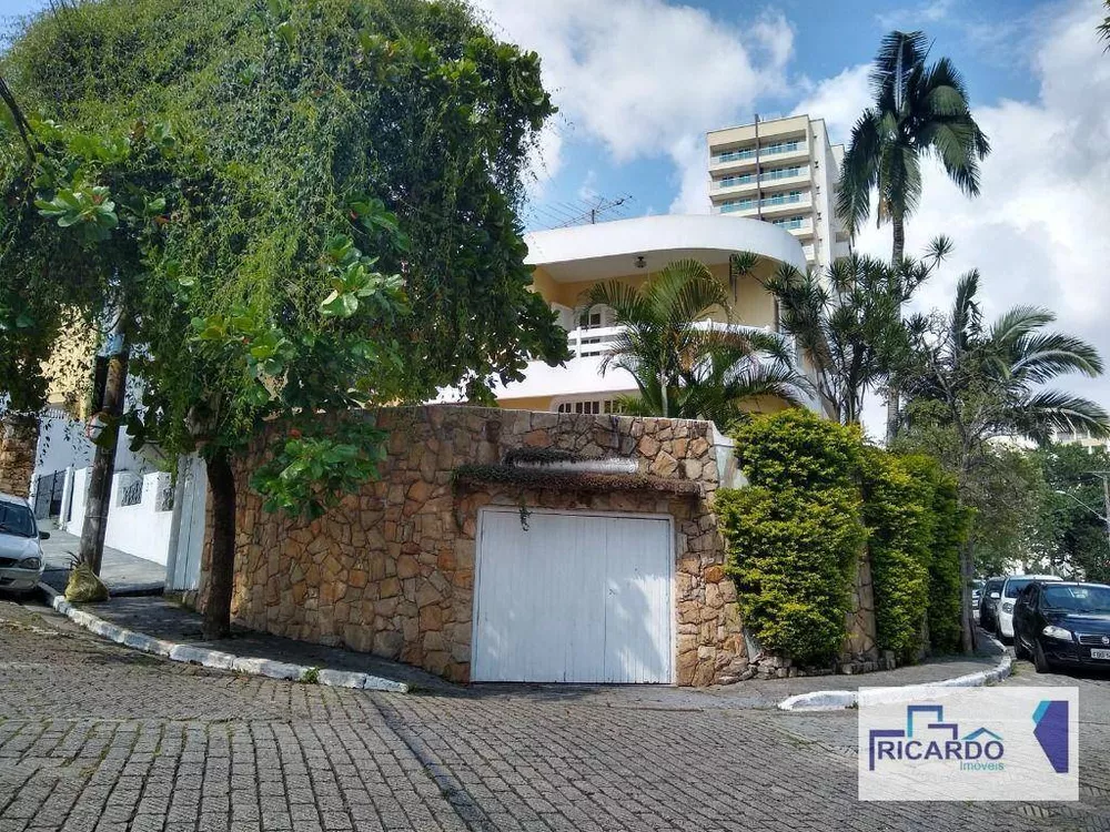 Sobrado à venda e aluguel com 4 quartos, 480m² - Foto 1