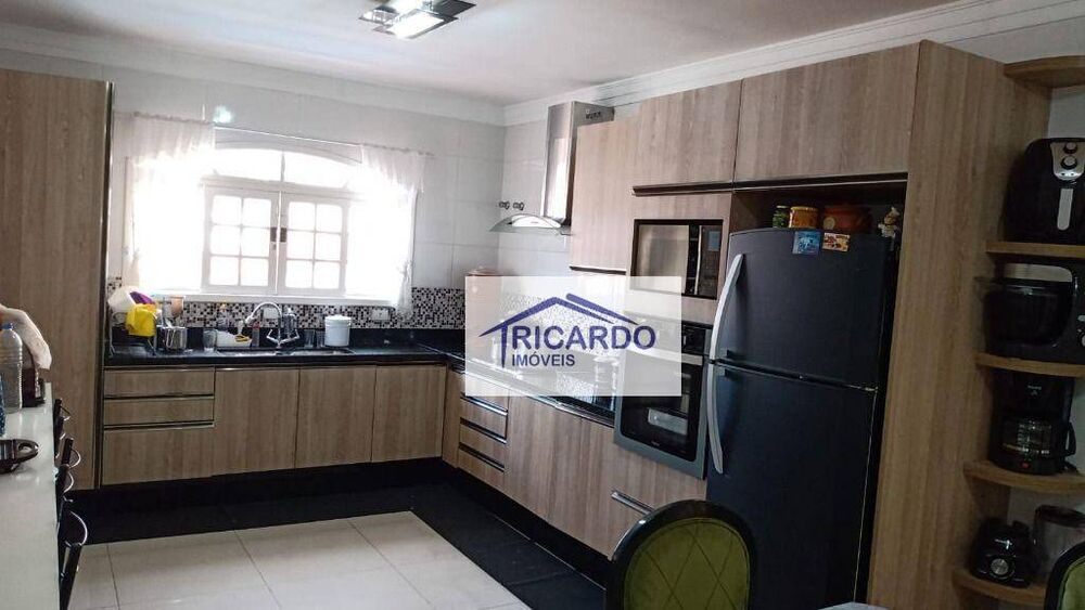 Sobrado, 3 quartos, 290 m² - Foto 2