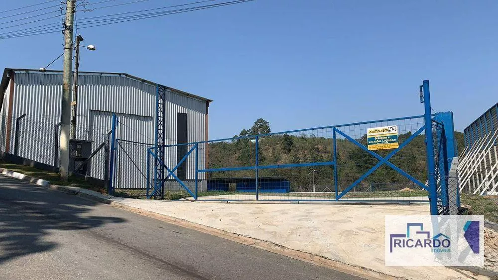 Depósito-Galpão-Armazém para alugar, 1500m² - Foto 1