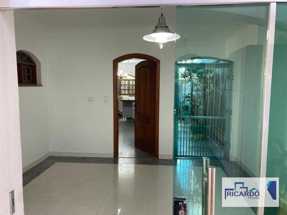 Casa à venda e aluguel com 3 quartos, 298m² - Foto 7