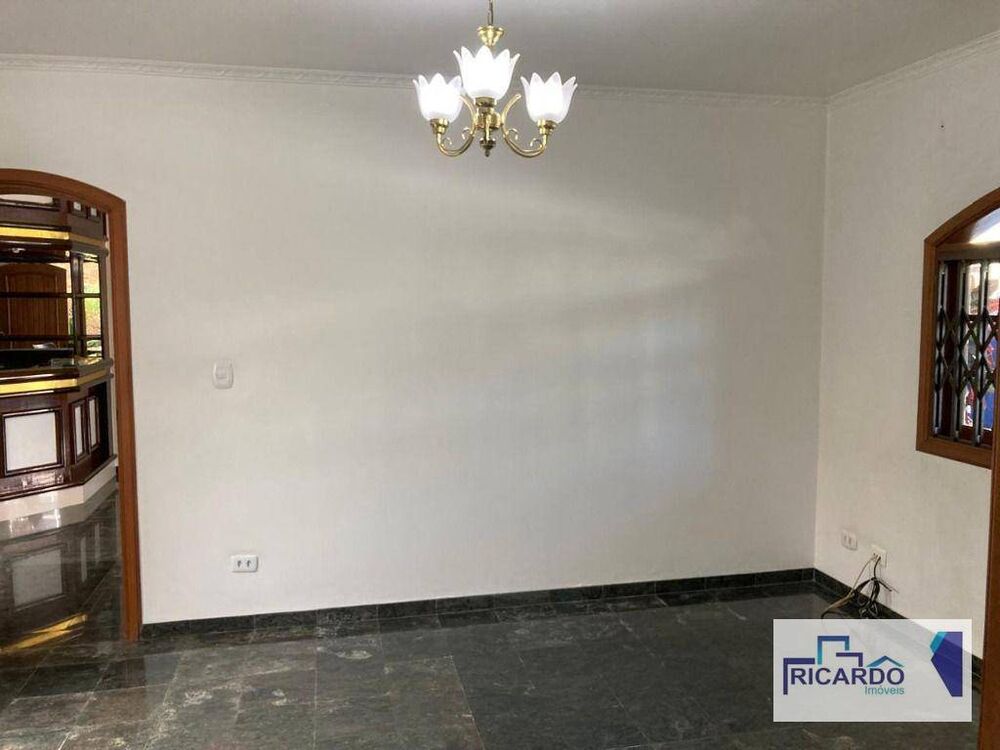 Casa à venda e aluguel com 3 quartos, 298m² - Foto 4